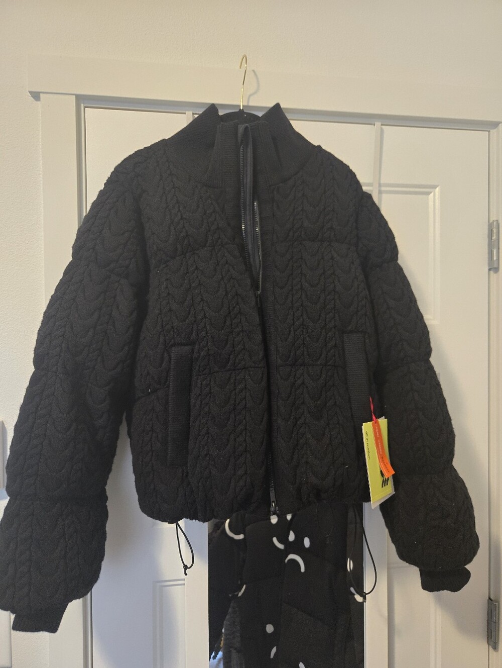 NWT!! ALL IN MOTION Black Quilted SUPER WARM Cable-Knit Puffer Jacket. Size M